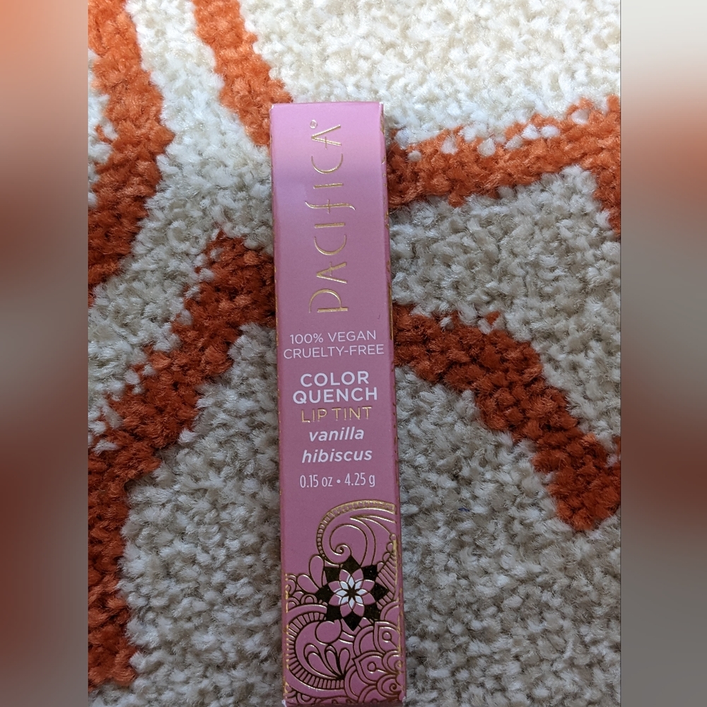100% Vegan color quench lip tint